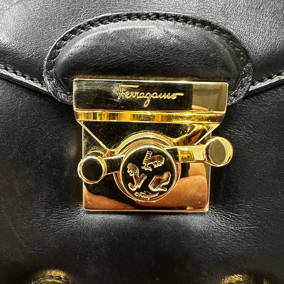 Vintage Salvatore Ferragamo Black Leather Bag – Gold Shoe hardware– 80s/90s - Picture 6 of 14